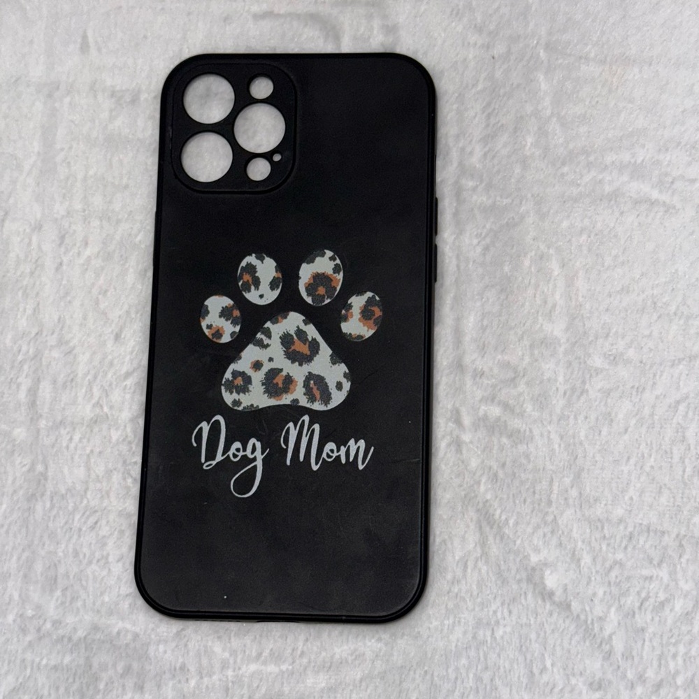 Black Dog Mom Phone Case
